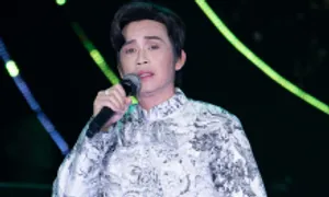 Hoài Linh khóc nhớ Phi Nhung